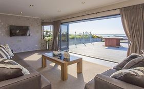 The Waterfront Escape